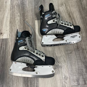 Size 6W Mission Amp 3 Betty Flyweights Woman’s Hockey Skate