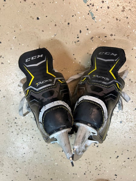 CCM Tacks 9060. Size 11. Junior Youth Ice Hockey Skates