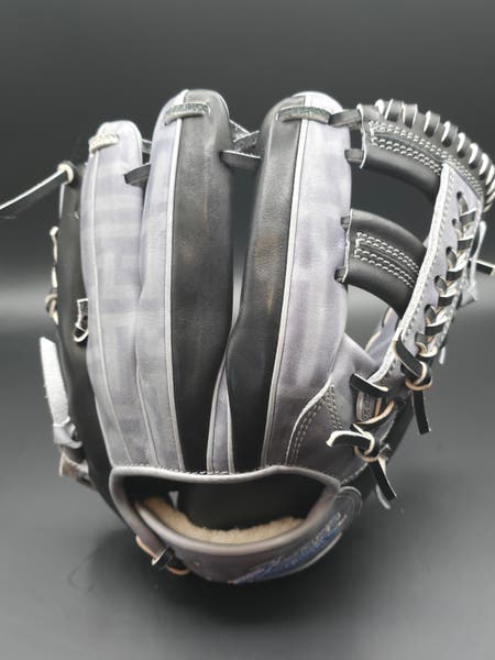 Rare Find - Leggera Baseball Glove - Infield Right Hand Throw