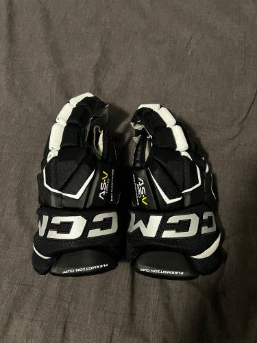 CCM AS-V Pro Gloves 15" (Barely Used)