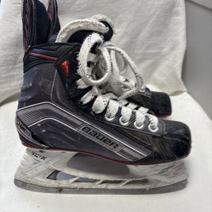 Junior Size 3.5 EE Bauer Vapor X600 Ice Hockey Skates