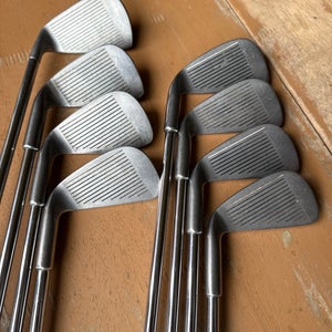 Spalding Express Iron Set 3-9, PW Accu-Flex Medium Right Handed Length 39IN (Used)