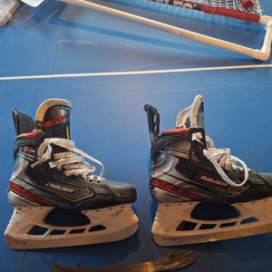 2020 Bauer Vapor 2X Pro Hockey Skates Regular Width 8 (Used)