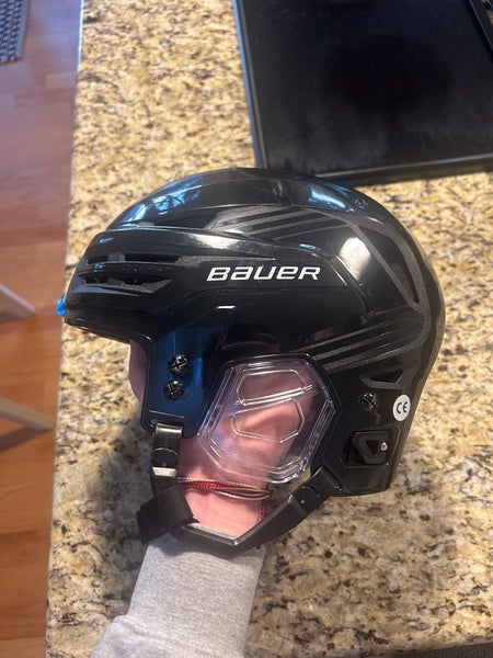 Large Bauer Re-Akt 85 Helmet (New)