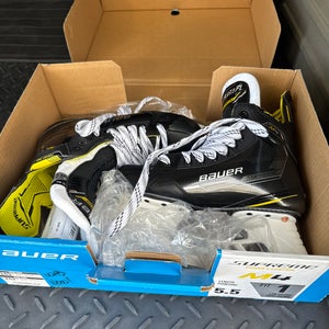 Bauer Supreme M4 Hockey Skates Narrow Width  Size 5.5 (New)