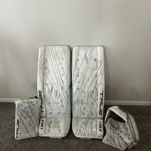 34"  2022 True L20.2 Goalie Leg Pads  (Used)