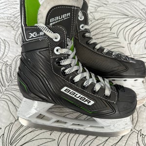 Bauer XLS Hockey Skates Size 1 (Used)