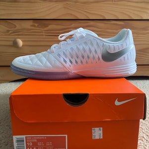 White Unisex Size M 10.0 (W 11.0) Nike Lunargato II Indoor Cleats (New)