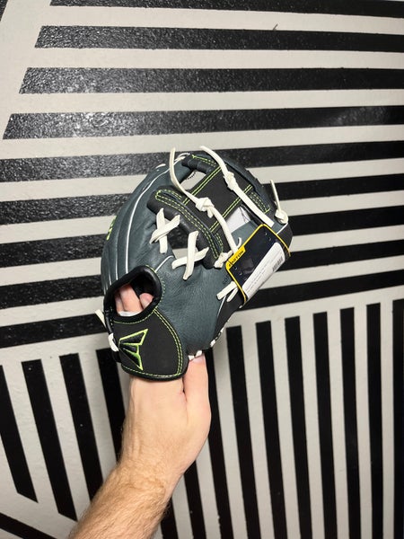 Easton professional youth 10” baseball glove