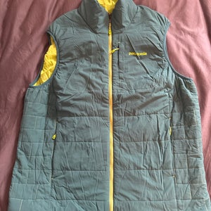 Skiing Patagonia Vest