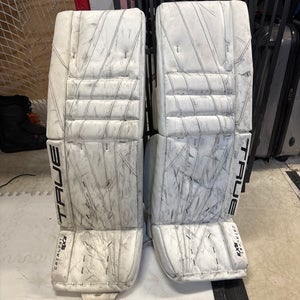 35"  True Catalyst 9X3 Goalie Leg Pads (Used)