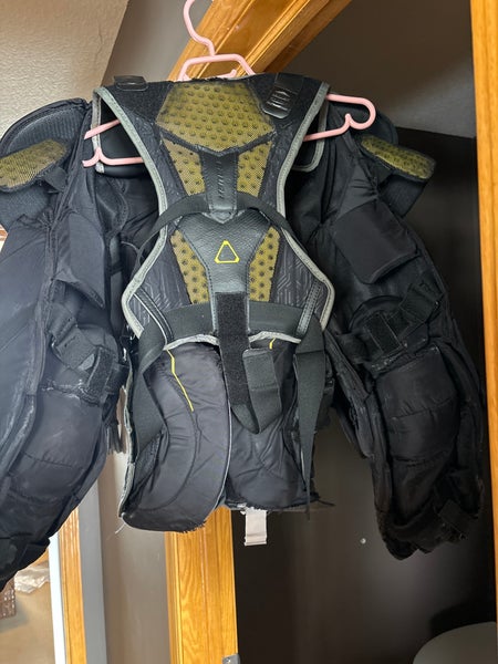 Medium  Bauer Mach Goalie Chest Protector (Used)