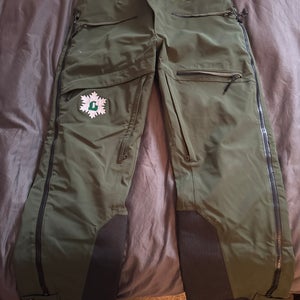 SYNC MEN'S SHELTER SKI PANT Delbarton Skiing