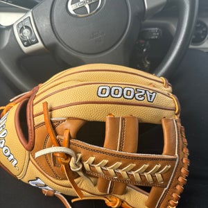 Wilson Right Hand Throw A2000 Baseball Glove 11.5" (New)
