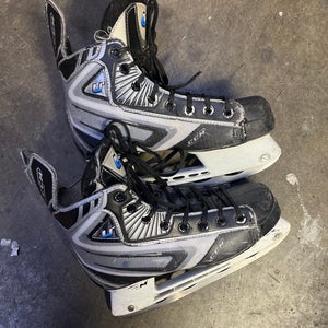 CCM Hockey Skates Regular Width   Size 4 (Used)