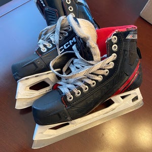 2023 CCM EFLEX 6.5 Hockey Goalie Skates Regular Width 8.5 (Used)