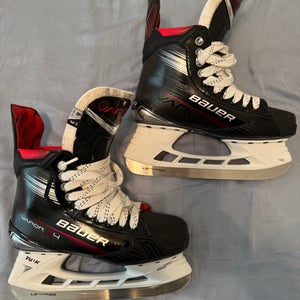 Bauer Vapor X4 Hockey Skates Regular Width 6 (Used)