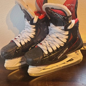 Bauer Vapor 3X Pro Hockey Skates Regular Width Size 2.5 (Used)