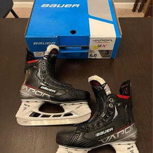 Bauer Vapor 3X Hockey Skates Size 4 (Like New)