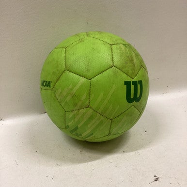 Used Wilson NCAA STIVALE All Size Soccer Ball Optic Yellow 5 11725-S000475635