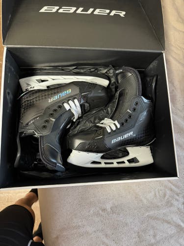 2024 Bauer Supreme Shadow Hockey Skates Pro Stock - Size 7 (Brand-New with Box)