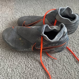 Men's Size M 6.5 (W 7.5) Nike Phantom VSN Cleats (Used)