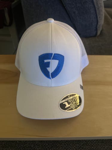 White Adult Unisex One Size Fits All Travis Matthew Hat (New)