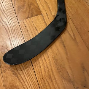 Junior CCM Jetspeed FT6 Pro Right Handed Hockey Stick P28  (Used)