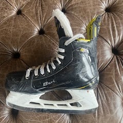 2022 Bauer Supreme M4 Hockey Skates Regular Width 6.5 (Used)