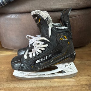 Bauer Supreme M5 Pro Hockey Skates 9.5 (Used)
