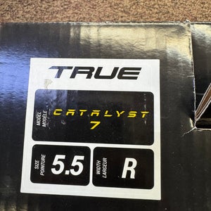 True Catalyst 7 Skates Size 5.5 R