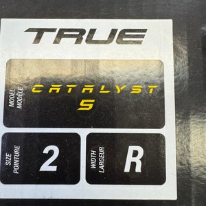 True Catalyst 5 Skates Size 2 R