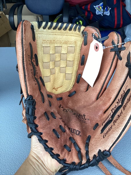 Brown Mizuno Prospect Right Hand Throw Infield Baseball Glove 12" (Used)