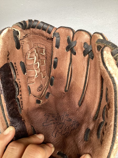 Brown Easton Black Magic ETX200 Right Hand Throw Infield Baseball Glove 10" (Used)