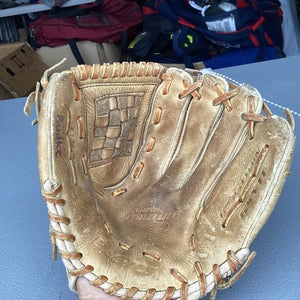 Brown Easton Genuine Series GSY11 Right Hand Throw Infield Baseball Glove 11" (Used)