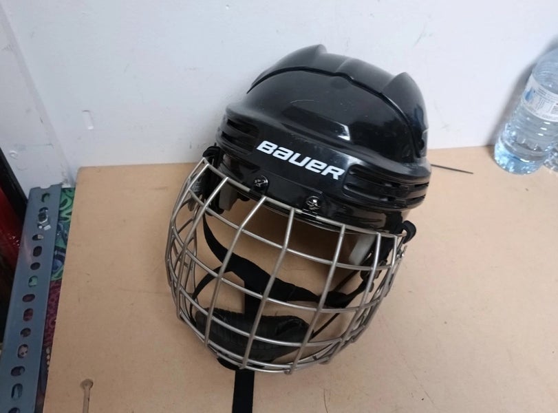 Small Bauer 4500/3500 Helmet (Used)