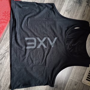 Women's (New open package) Axe and Sledge workout crop tank top Medium