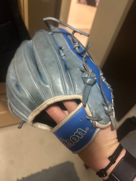 LHT Pitchers glove