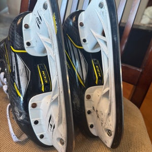 CCM Super Tacks Hockey Skates Extra Wide Width Size 4 (Used)