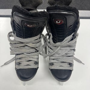 CCM U+ 01 Hockey Skates Size 6 (Used)