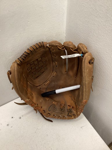 Rawlings Used Brown Right Hand Throw Baseball Glove