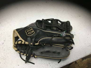 Wilson (Used) Black Right Hand Throw Baseball Glove