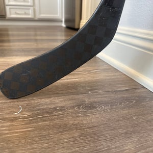 Junior Bauer Vapor Hyperlite Right Handed Hockey Stick P92 (Used)