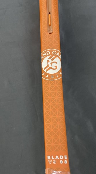 Wilson Blade 98 V9 16x19 Roland Garros Limited Edition Grip Size 4