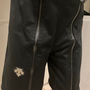Black Medium Adult Unisex Descente Training Shorts