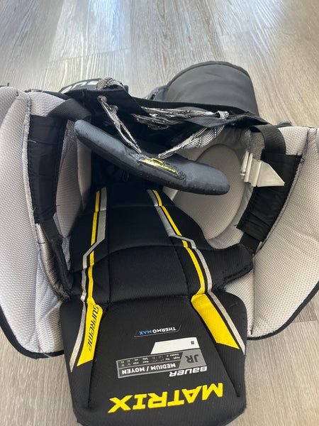Medium Junior Bauer Supreme Matrix Hockey Pants  (Used)