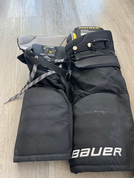 Medium Junior Bauer Supreme Matrix Hockey Pants  (Used)