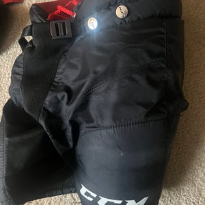 Large Youth Reebok Hockey Pants (Used)
