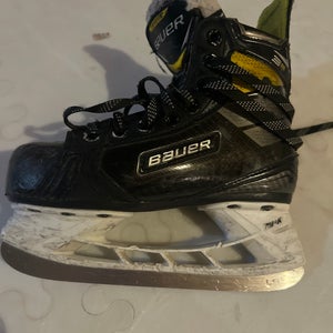 Bauer 35 pro hockey skates