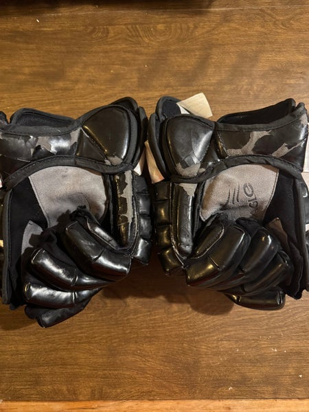 Eagle X70 Gloves 14" (Used)